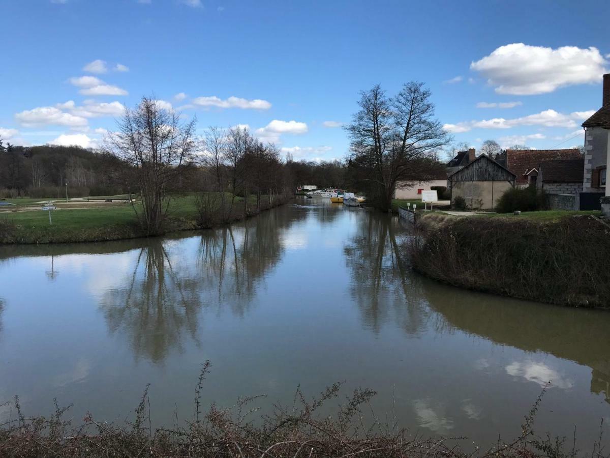 Les Lodges Du Canal Vue Sur Le Canal Rogny ภายนอก รูปภาพ